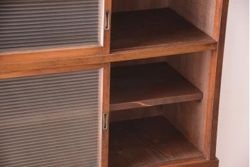 アンティーク家具　和製アンティーク　モールガラス入り!前面欅材の古い収納棚(食器棚)