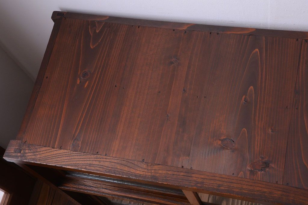 アンティーク家具　和製アンティーク　モールガラス入り!前面欅材の古い収納棚(食器棚)