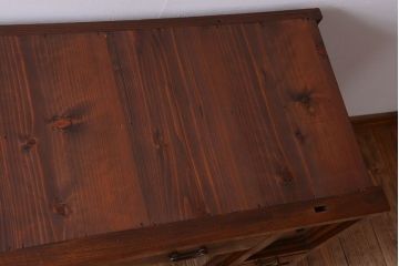 アンティーク家具　和製アンティーク　モールガラス入り!前面欅材の古い収納棚(食器棚)