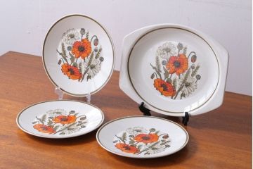 アンティーク雑貨　イギリスビンテージ　J&G　MEAKIN(ミーキン) POPPY(ポピー)シリーズ　ケーキプレートなどお皿4枚(洋食器)