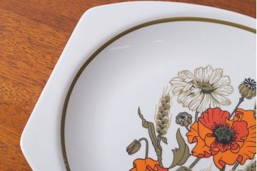アンティーク雑貨　イギリスビンテージ　J&G　MEAKIN(ミーキン) POPPY(ポピー)シリーズ　ケーキプレートなどお皿4枚(洋食器)