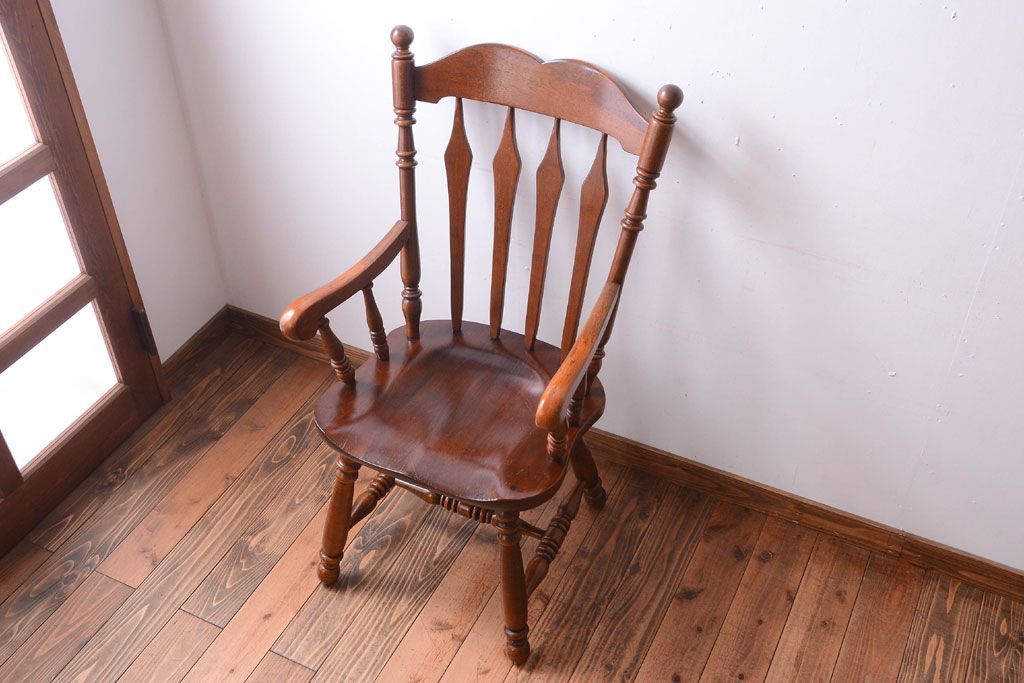 中古　輸入家具　大振りなアームチェア(1)