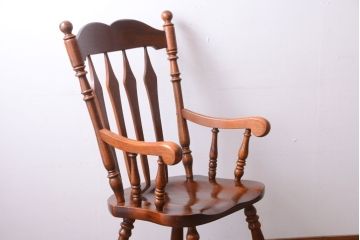 中古　輸入家具　大振りなアームチェア(1)