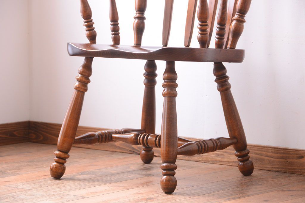 中古　輸入家具　大振りなアームチェア(1)