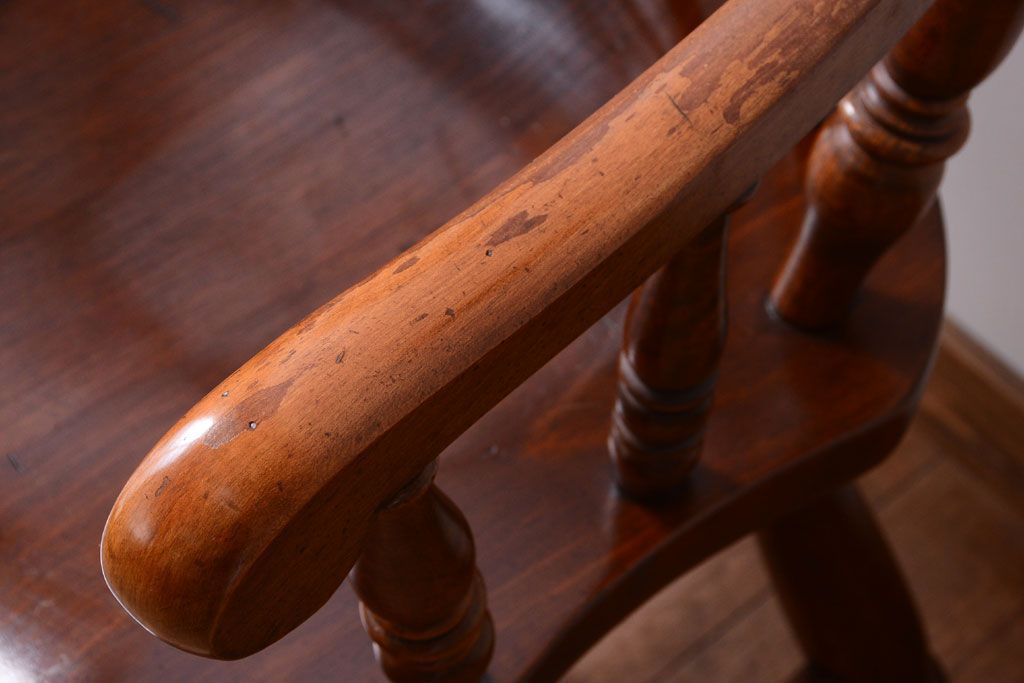 中古　輸入家具　大振りなアームチェア(1)