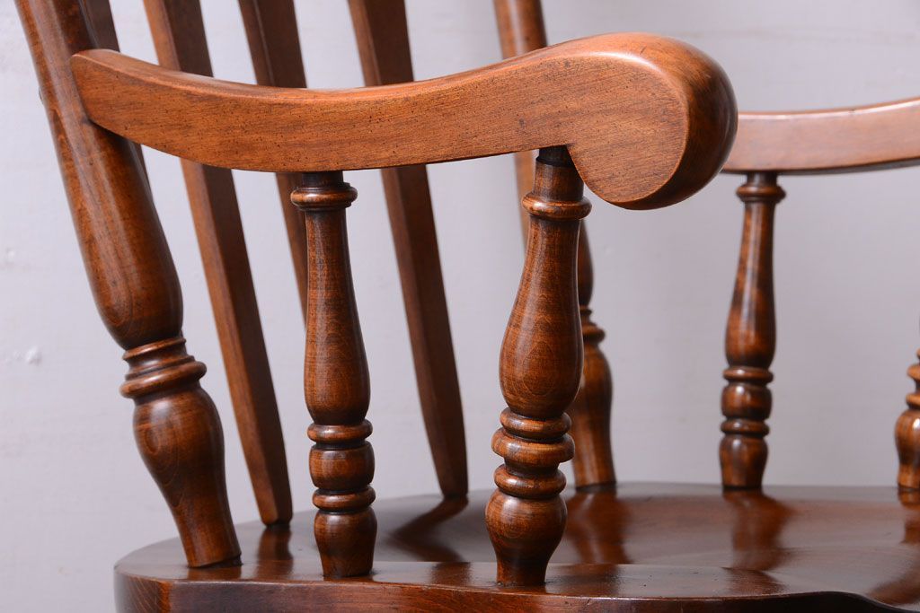 中古　輸入家具　大振りなアームチェア(1)