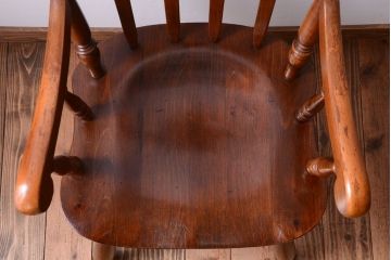 中古　輸入家具　大振りなアームチェア(1)