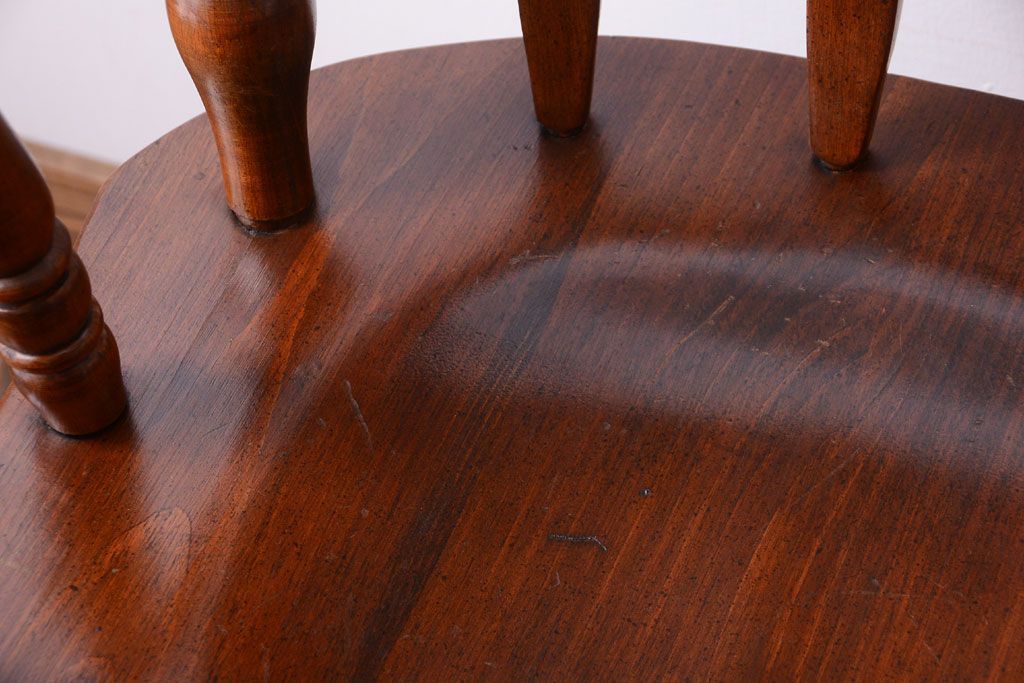 中古　輸入家具　大振りなアームチェア(1)