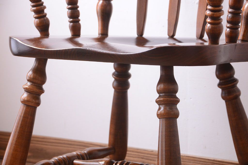 中古　輸入家具　大振りなアームチェア(1)