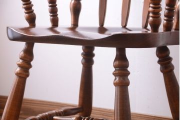 中古　輸入家具　大振りなアームチェア(1)