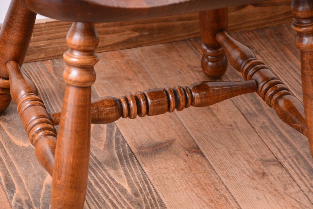 中古　輸入家具　大振りなアームチェア(1)