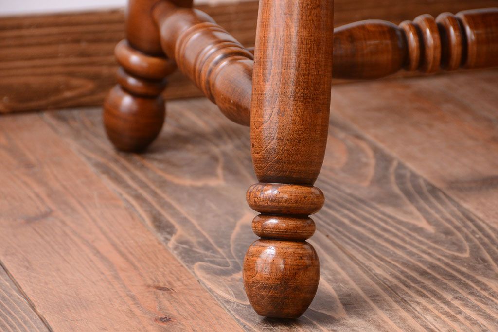 中古　輸入家具　大振りなアームチェア(1)