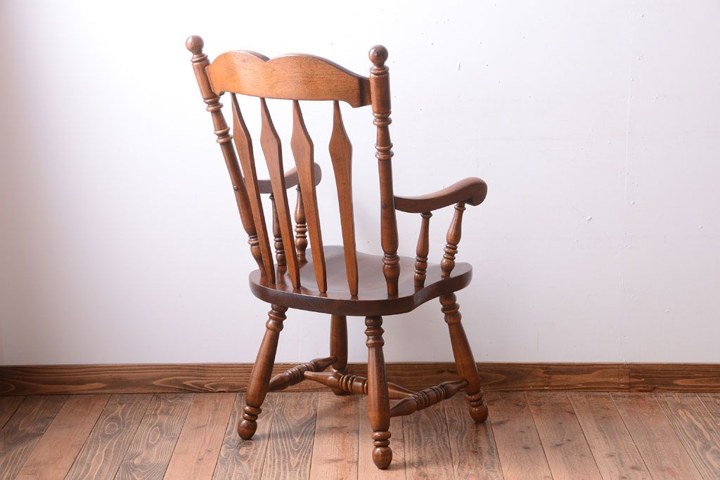 中古　輸入家具　大振りなアームチェア(1)