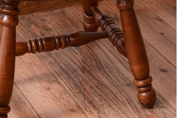 中古　輸入家具　大振りなアームチェア(1)