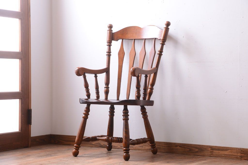 中古　輸入家具　大振りなアームチェア(2)