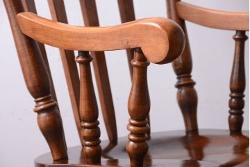 中古　輸入家具　大振りなアームチェア(2)