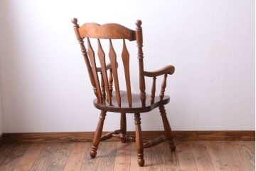 中古　輸入家具　大振りなアームチェア(2)