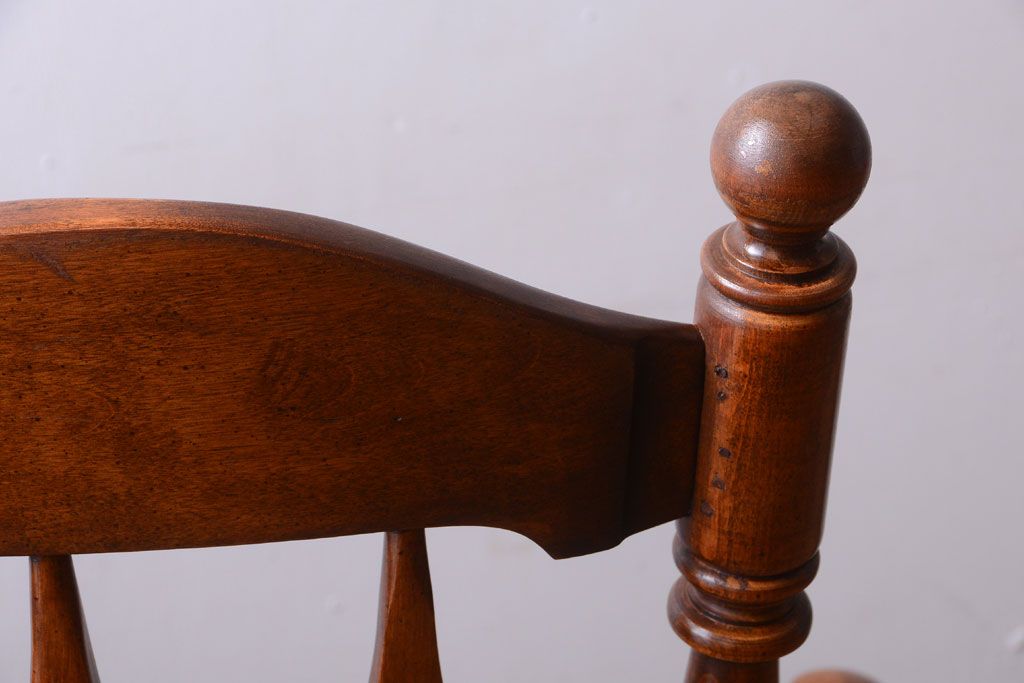 中古　輸入家具　大振りなアームチェア(2)