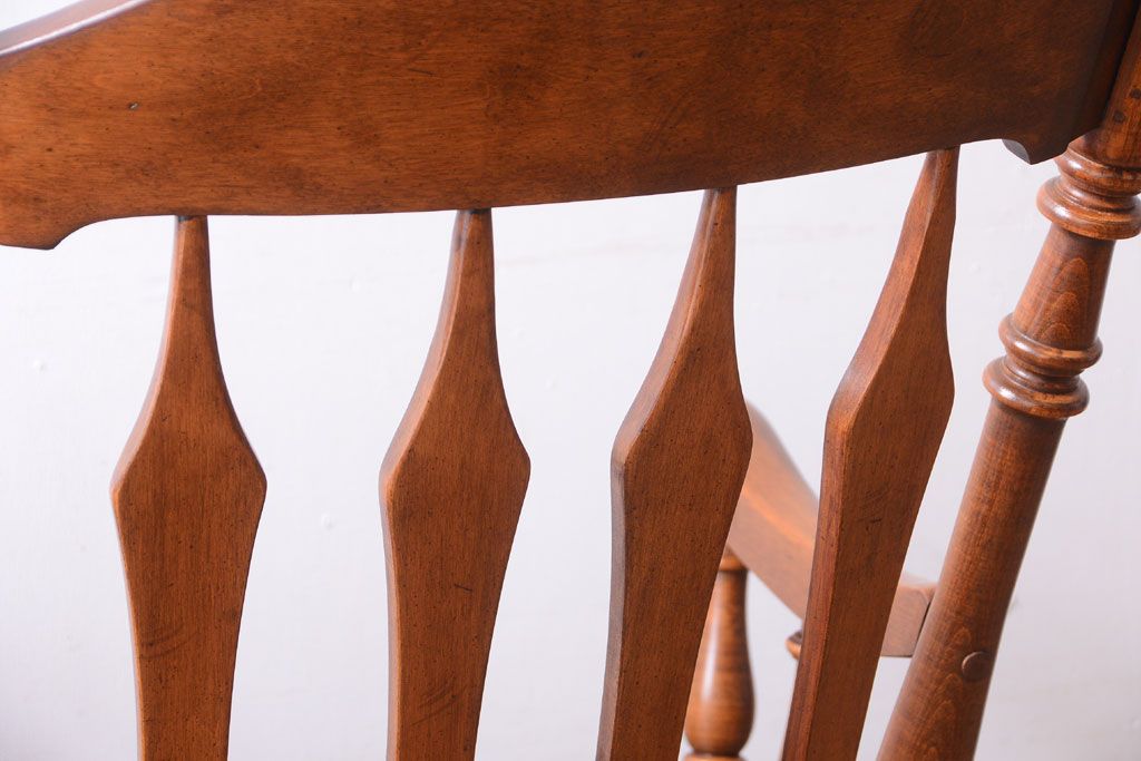 中古　輸入家具　大振りなアームチェア(2)