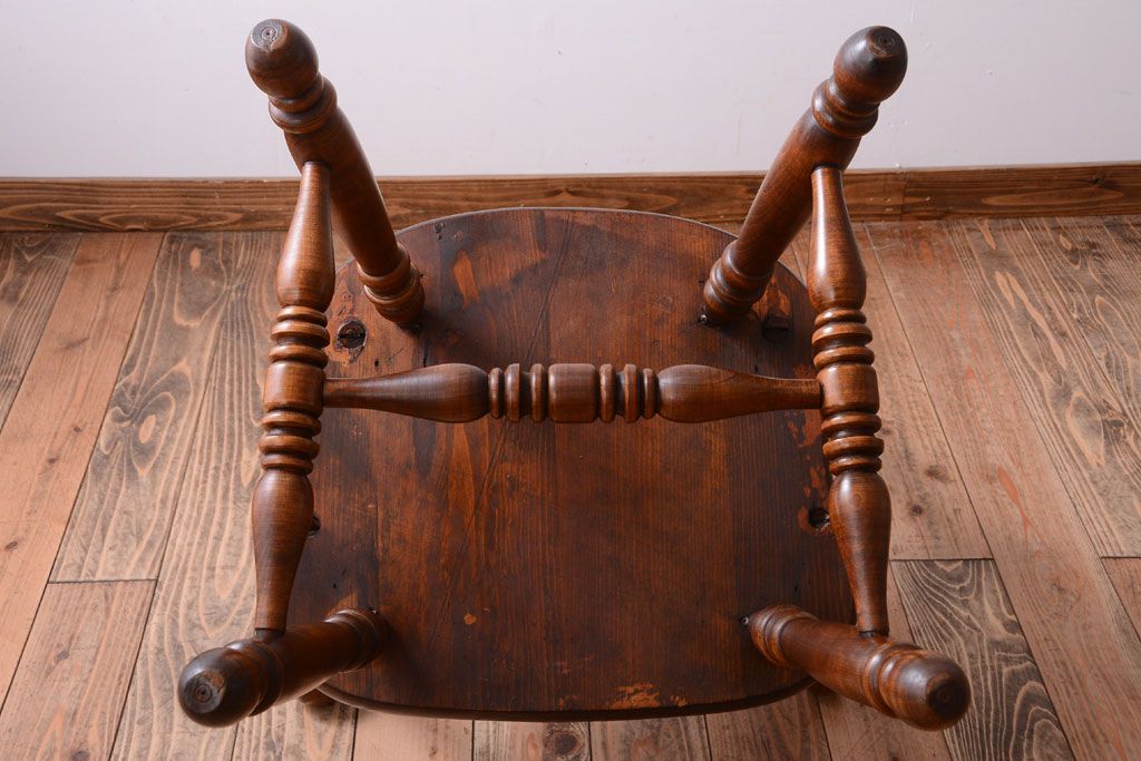 中古　輸入家具　大振りなアームチェア(2)