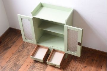 アンティーク家具　アンティークペイント　ダイヤガラス入りの小さな本箱(ブックケース)