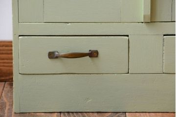 アンティーク家具　アンティークペイント　ダイヤガラス入りの小さな本箱(ブックケース)