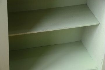 アンティーク家具　アンティークペイント　ダイヤガラス入りの小さな本箱(ブックケース)