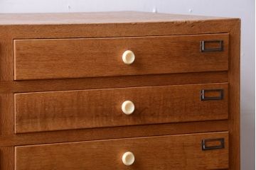 レトロ家具　昭和レトロ　古い木製のアンティーク脚付き収納ケース(引き出し)