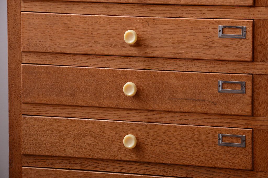 レトロ家具　昭和レトロ　古い木製のアンティーク脚付き収納ケース(引き出し)