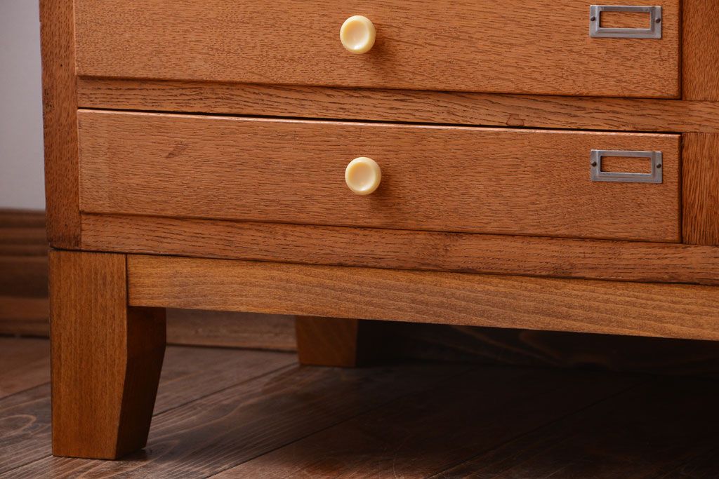 レトロ家具　昭和レトロ　古い木製のアンティーク脚付き収納ケース(引き出し)