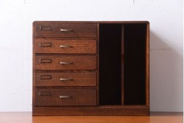 レトロ家具　アンティーク　古いナラ材のレトロな本立て付き小引き出し