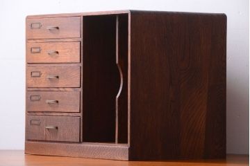 レトロ家具　アンティーク　古いナラ材のレトロな本立て付き小引き出し