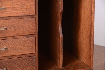 レトロ家具　アンティーク　古いナラ材のレトロな本立て付き小引き出し