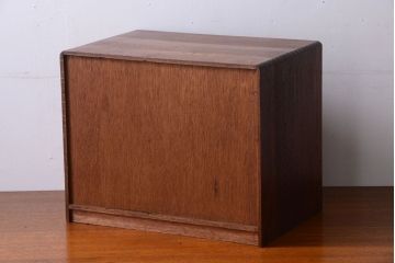 レトロ家具　アンティーク　古いナラ材のレトロな本立て付き小引き出し