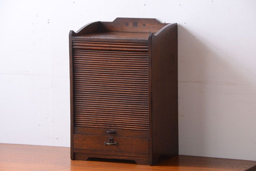 アンティーク家具　和製アンティーク　ナラ材製!シャッター付きの上質な古い小引き出し