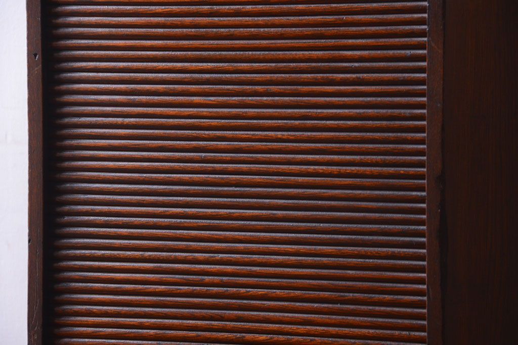 アンティーク家具　和製アンティーク　ナラ材製!シャッター付きの上質な古い小引き出し