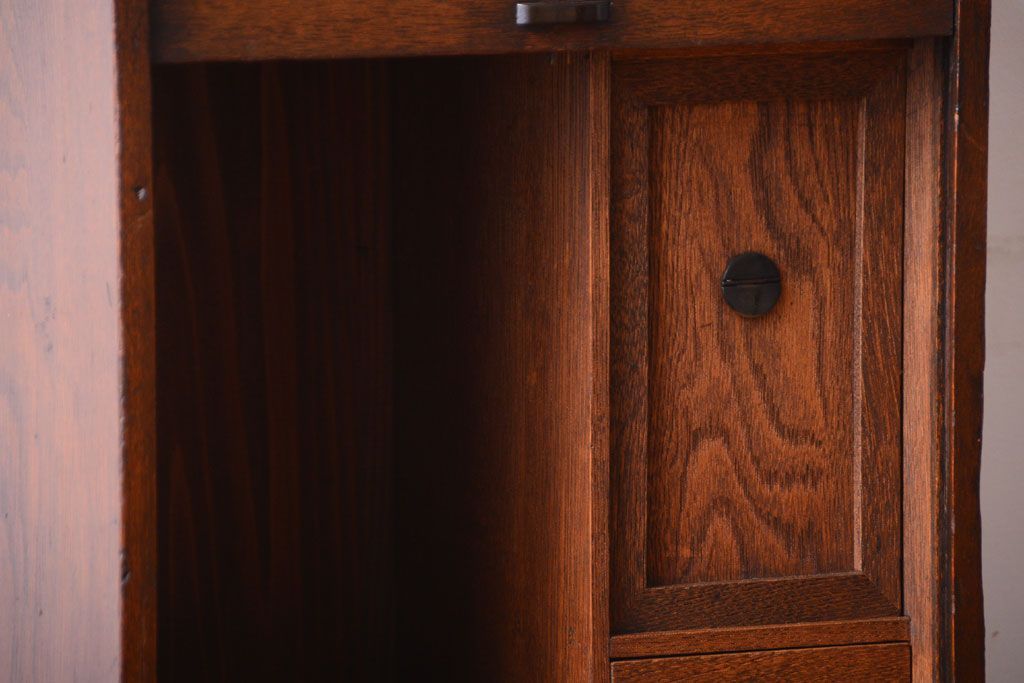 アンティーク家具　和製アンティーク　ナラ材製!シャッター付きの上質な古い小引き出し