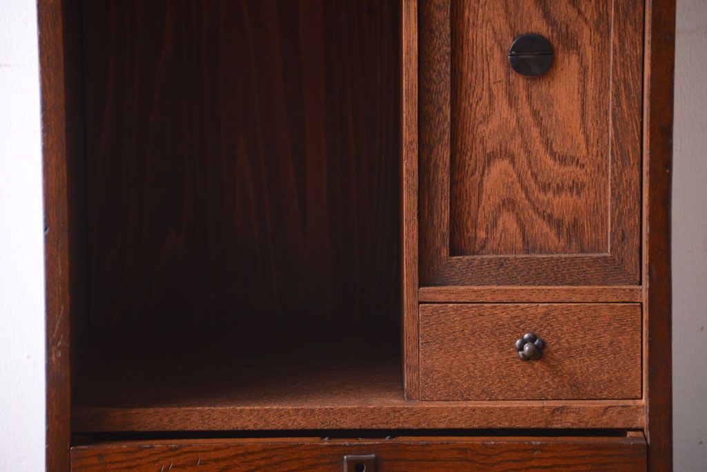 アンティーク家具　和製アンティーク　ナラ材製!シャッター付きの上質な古い小引き出し