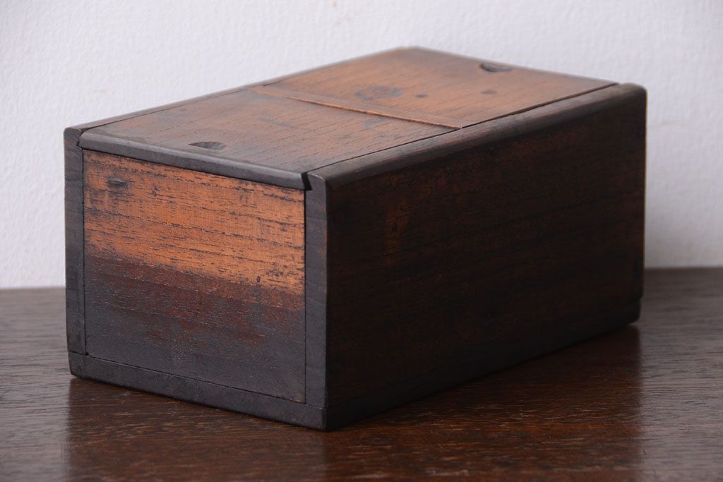 アンティーク雑貨　昭和レトロ　古いアンティーク木箱(小箱・収納箱)