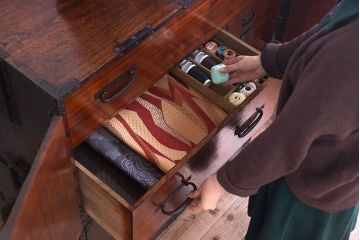 アンティーク家具　古民具・骨董　明治期　立派な金具のアンティーク観音箪笥(衣装箪笥)