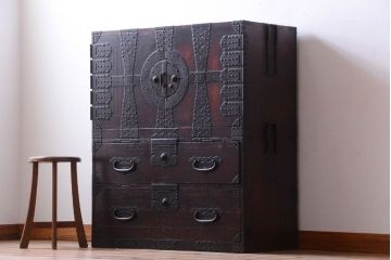 アンティーク家具　古民具・骨董　明治期　立派な金具のアンティーク観音箪笥(衣装箪笥)