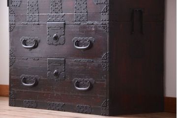 アンティーク家具　古民具・骨董　明治期　立派な金具のアンティーク観音箪笥(衣装箪笥)