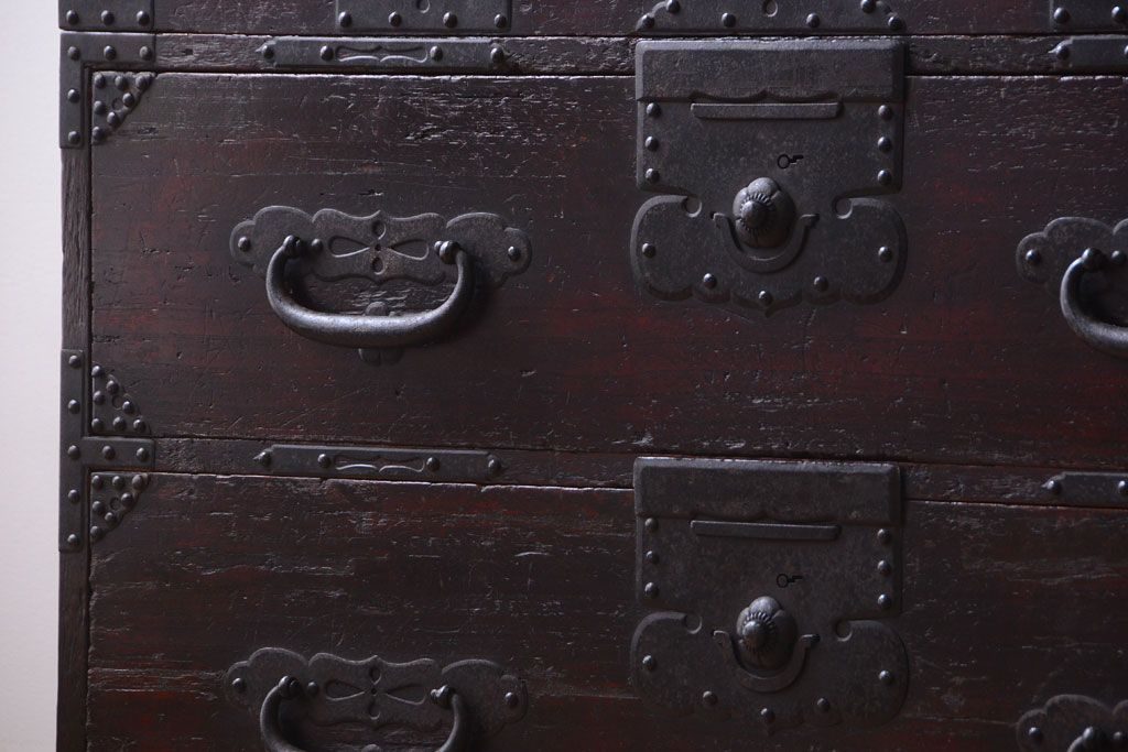 アンティーク家具　古民具・骨董　明治期　立派な金具のアンティーク観音箪笥(衣装箪笥)