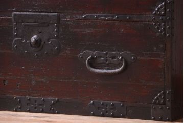 アンティーク家具　古民具・骨董　明治期　立派な金具のアンティーク観音箪笥(衣装箪笥)