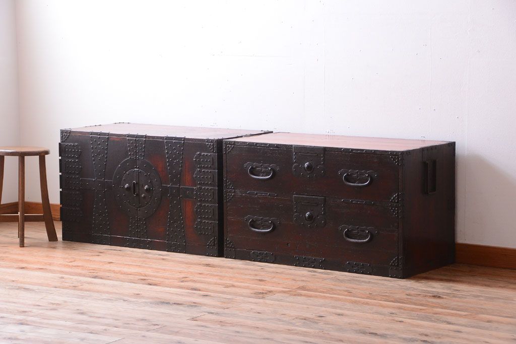 アンティーク家具　古民具・骨董　明治期　立派な金具のアンティーク観音箪笥(衣装箪笥)