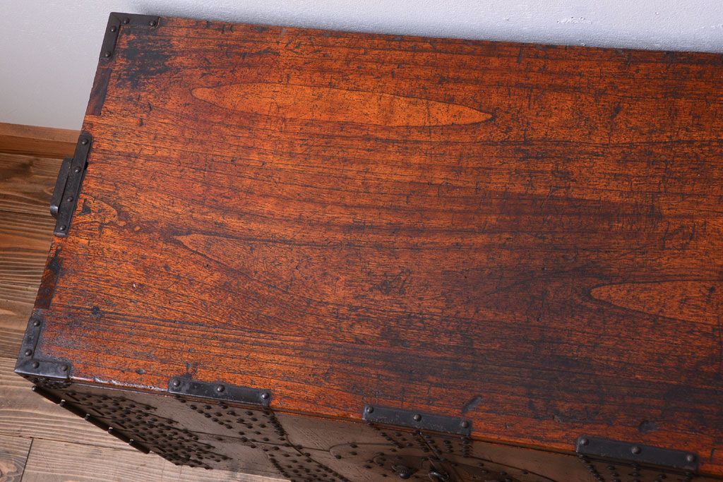 アンティーク家具　古民具・骨董　明治期　立派な金具のアンティーク観音箪笥(衣装箪笥)