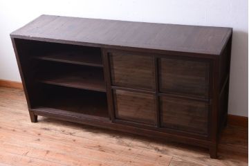 アンティーク家具　和製アンティーク　古い木製の脚付きサイドボード(収納棚)