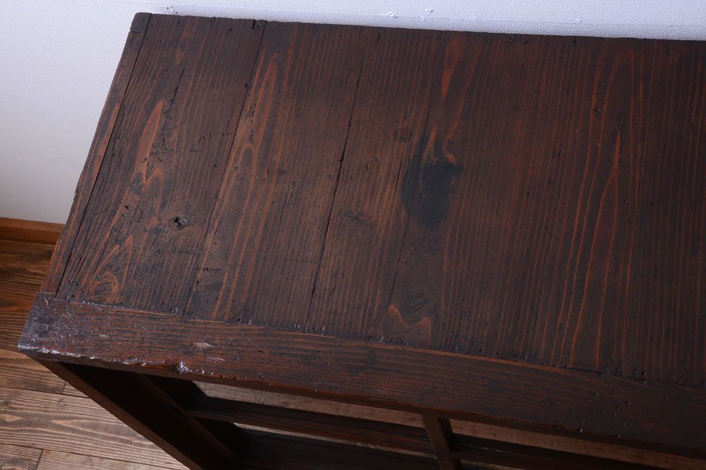 アンティーク家具　和製アンティーク　古い木製の脚付きサイドボード(収納棚)