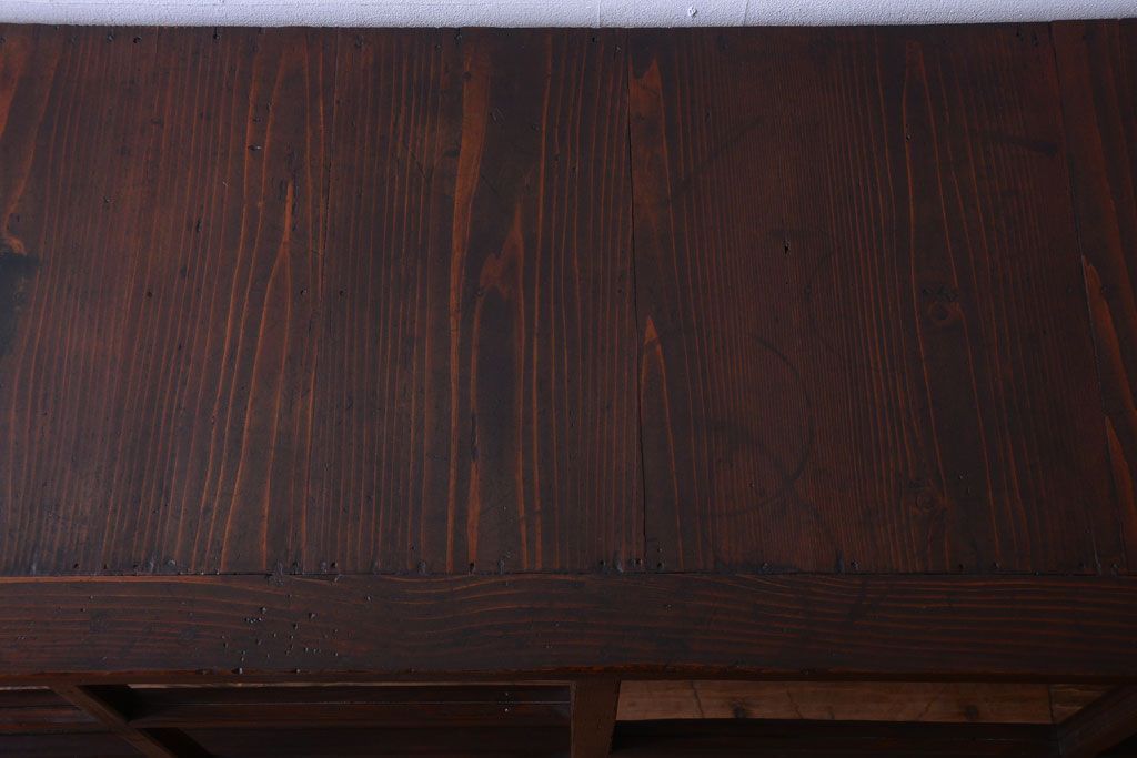 アンティーク家具　和製アンティーク　古い木製の脚付きサイドボード(収納棚)