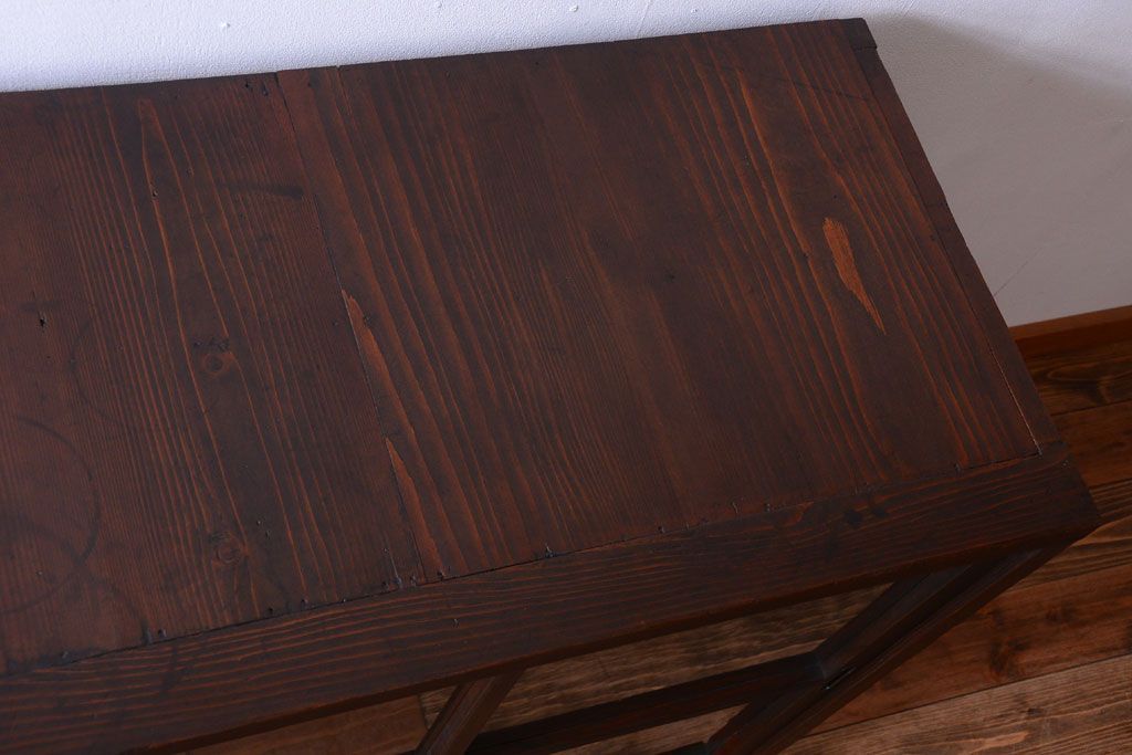 アンティーク家具　和製アンティーク　古い木製の脚付きサイドボード(収納棚)